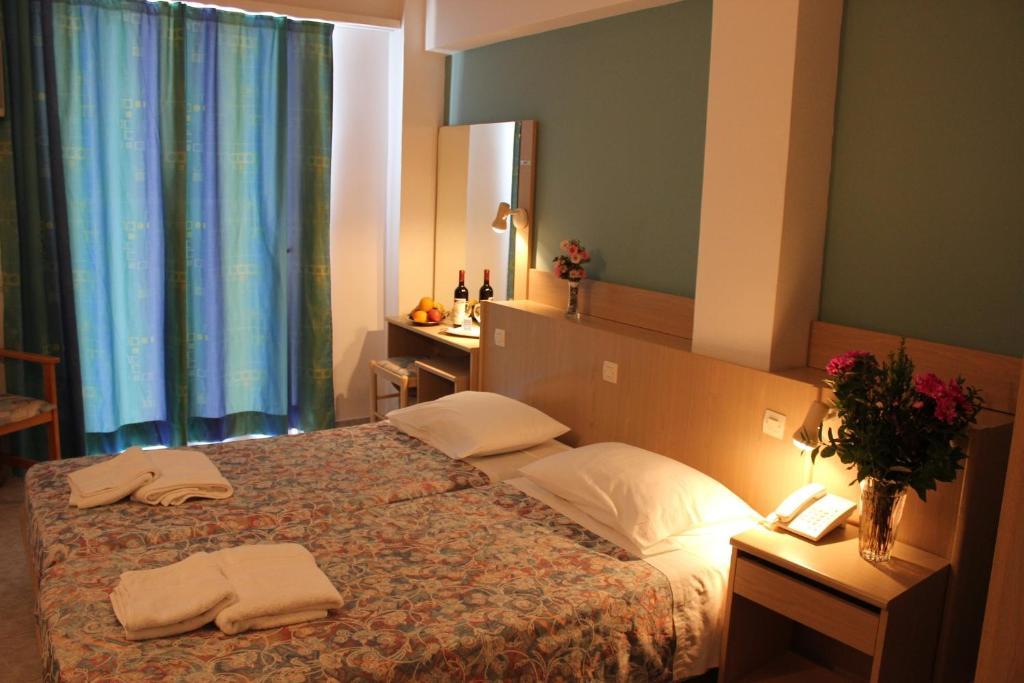 Moschos Hotel Rhodes City Room photo